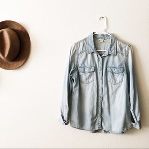 TARGET LIGHT DENIM BUTTON DOWN BLOUSE